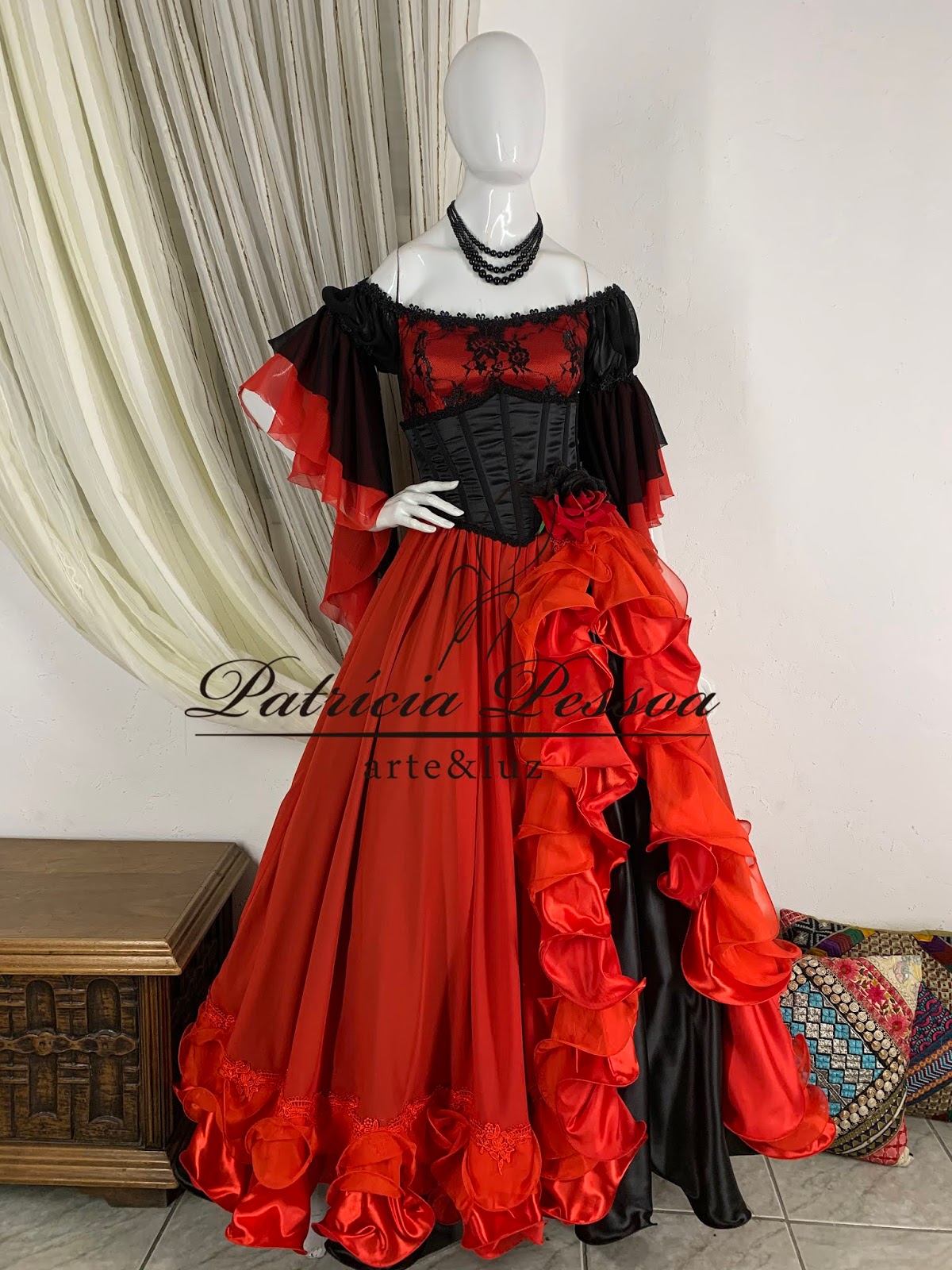 Roupa cigana best sale preta